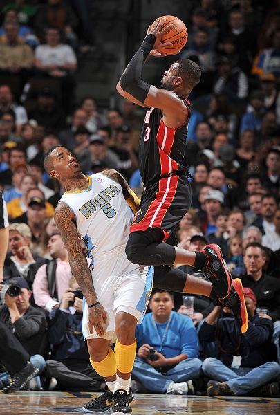 球迷们在观 球迷们在观