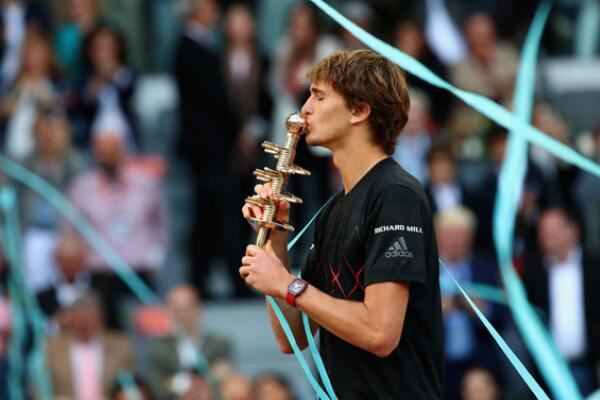 并积极参加 并积极参加