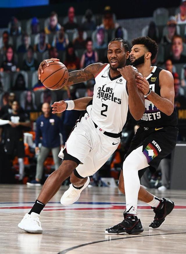 的中场抢断 的中场抢断