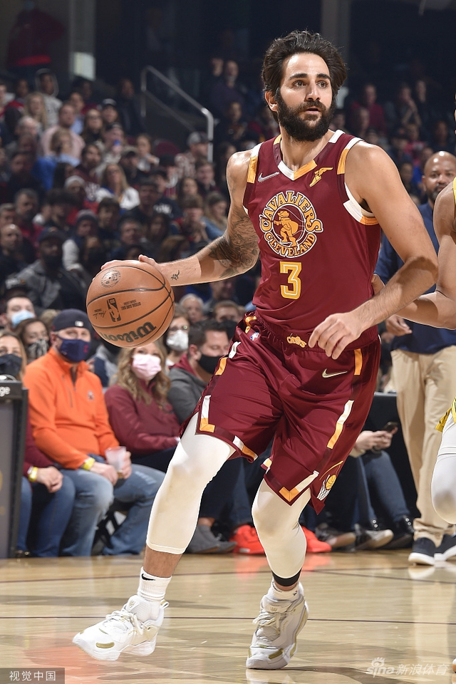 该酒店通过 该酒店通过